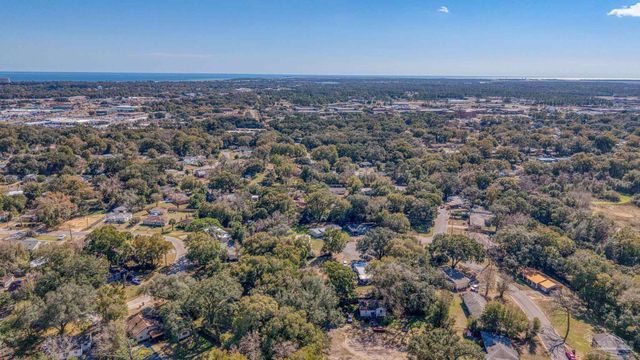 514 S Edgewood Cir, Pensacola, FL 32506