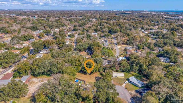 514 S Edgewood Cir, Pensacola, FL 32506