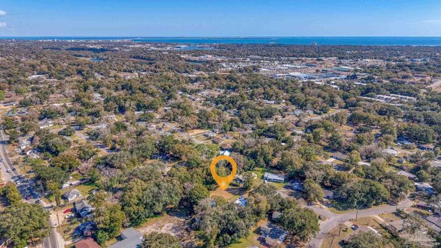 514 S Edgewood Cir, Pensacola, FL 32506