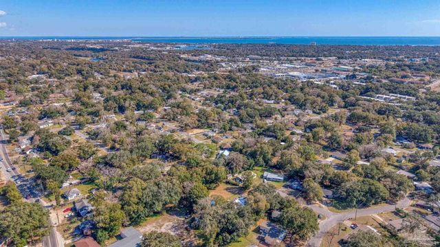 514 S Edgewood Cir, Pensacola, FL 32506