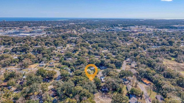 514 S Edgewood Cir, Pensacola, FL 32506