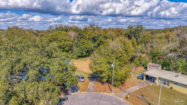 514 S Edgewood Cir, Pensacola, FL 32506