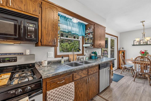2108 Hemlock STREET, West Bend, WI 53090