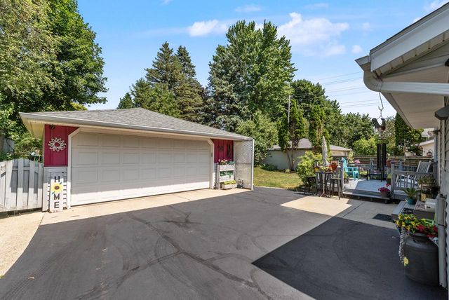 2108 Hemlock STREET, West Bend, WI 53090