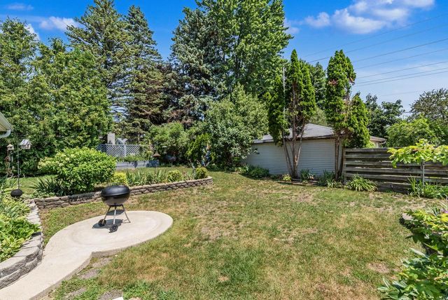 2108 Hemlock STREET, West Bend, WI 53090