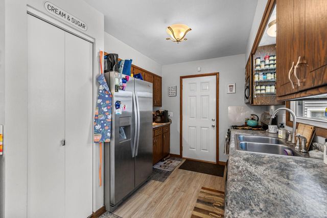 2108 Hemlock STREET, West Bend, WI 53090