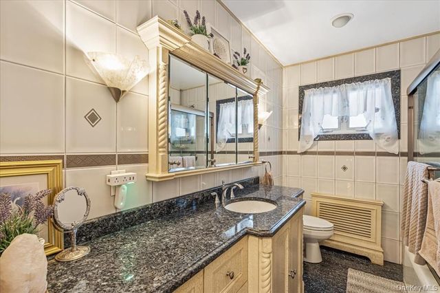 264-47 Grand Central Parkway, Flushing, NY 11362