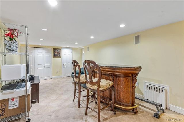 264-47 Grand Central Parkway, Flushing, NY 11362