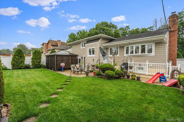 264-47 Grand Central Parkway, Flushing, NY 11362