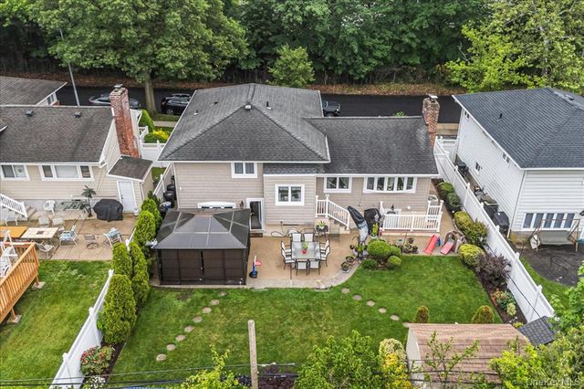 264-47 Grand Central Parkway, Flushing, NY 11362