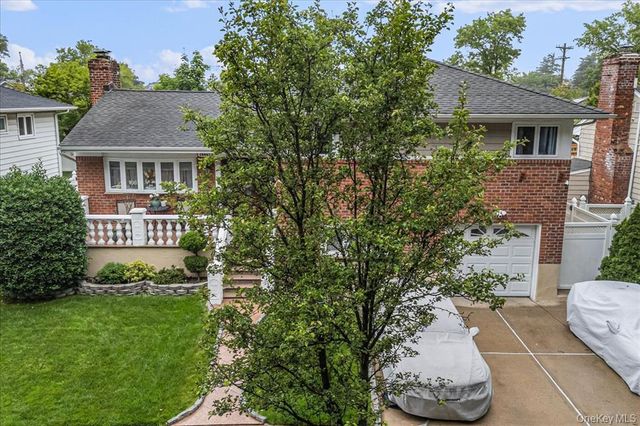 264-47 Grand Central Parkway, Flushing, NY 11362