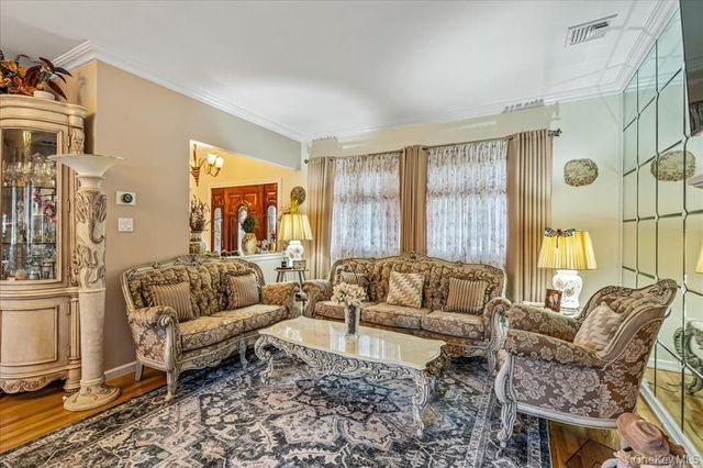 264-47 Grand Central Parkway, Flushing, NY 11362