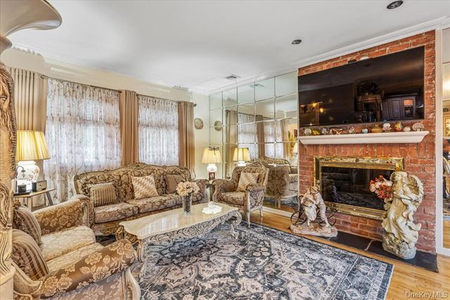 264-47 Grand Central Parkway, Flushing, NY 11362