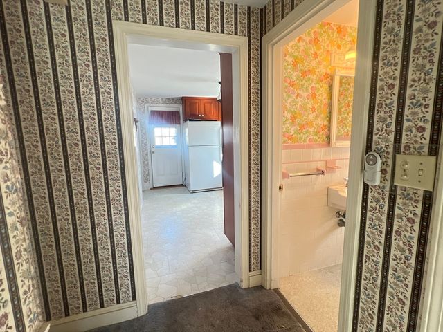 44 Arrowhead Ln, Dartmouth, MA 02748