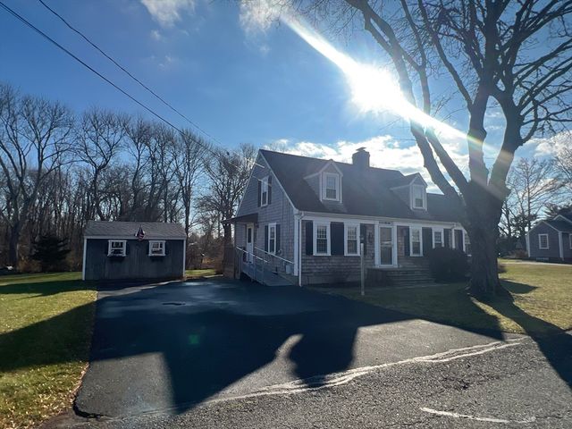 44 Arrowhead Ln, Dartmouth, MA 02748