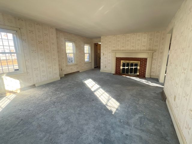 44 Arrowhead Ln, Dartmouth, MA 02748