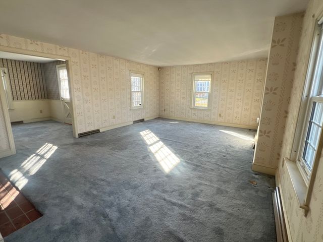 44 Arrowhead Ln, Dartmouth, MA 02748