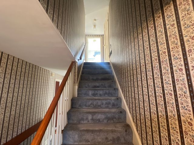 44 Arrowhead Ln, Dartmouth, MA 02748