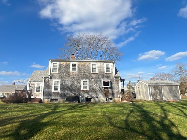 44 Arrowhead Ln, Dartmouth, MA 02748