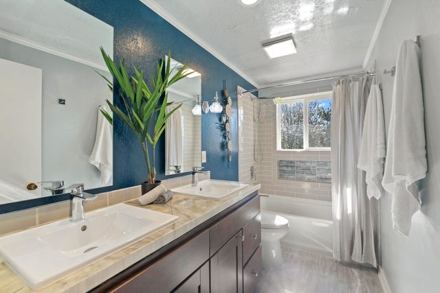 1217 S Pioneer Ct, Spokane Valley, WA 99037