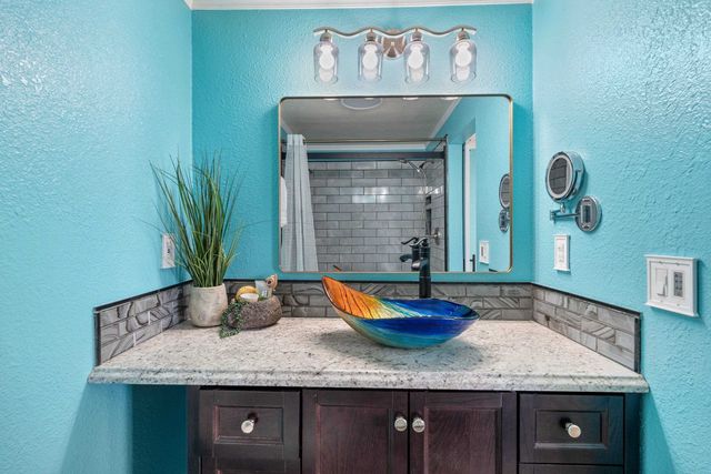 1217 S Pioneer Ct, Spokane Valley, WA 99037