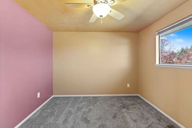 1217 S Pioneer Ct, Spokane Valley, WA 99037