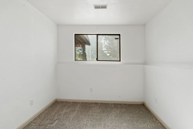 1217 S Pioneer Ct, Spokane Valley, WA 99037
