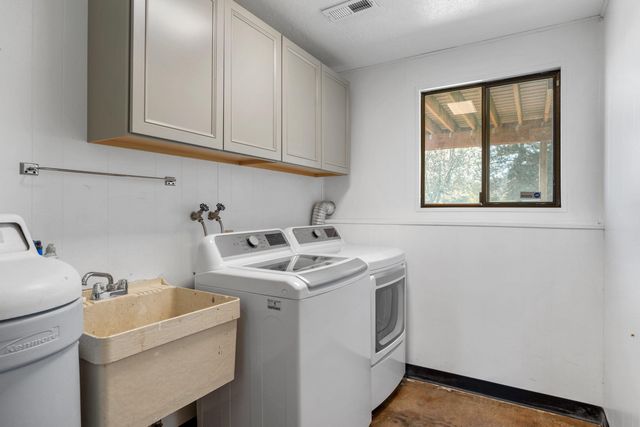 1217 S Pioneer Ct, Spokane Valley, WA 99037