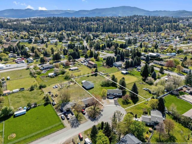 1217 S Pioneer Ct, Spokane Valley, WA 99037
