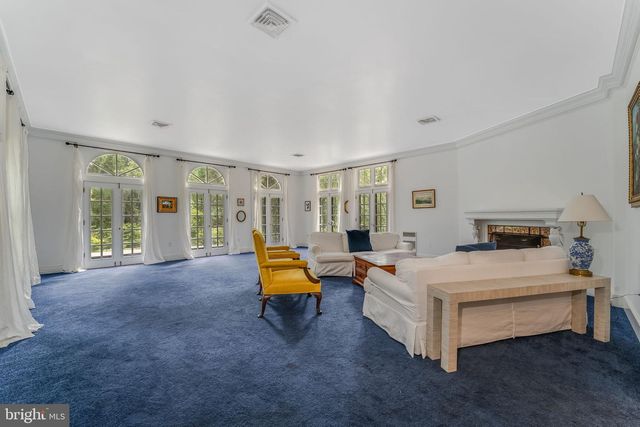 592 PROVINCE LINE RD, Hopewell, NJ 08525