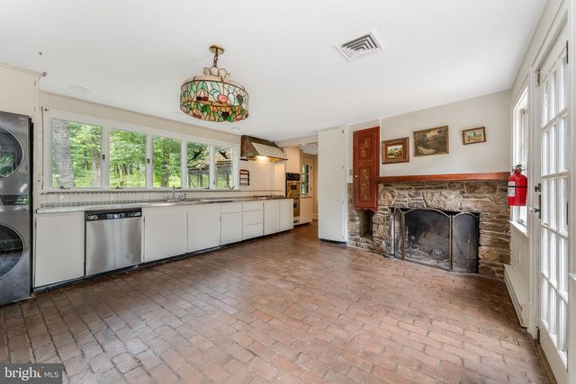 592 PROVINCE LINE RD, Hopewell, NJ 08525