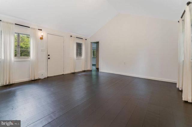 592 PROVINCE LINE RD, Hopewell, NJ 08525