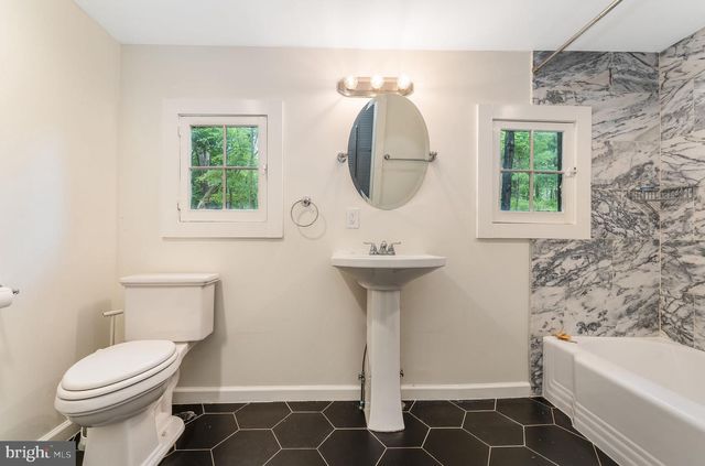 592 PROVINCE LINE RD, Hopewell, NJ 08525