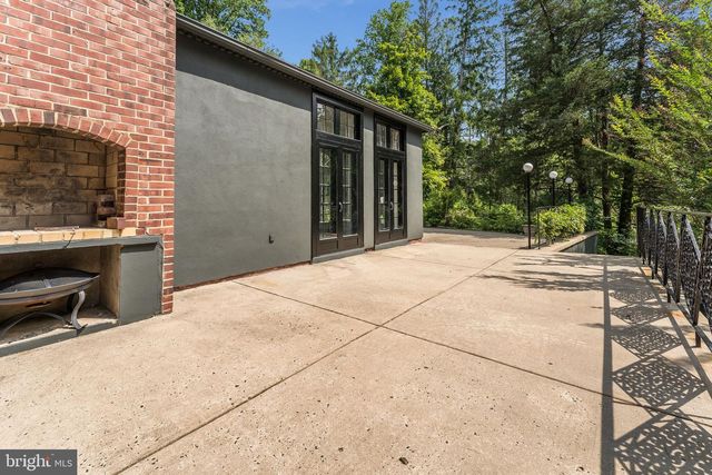 592 PROVINCE LINE RD, Hopewell, NJ 08525