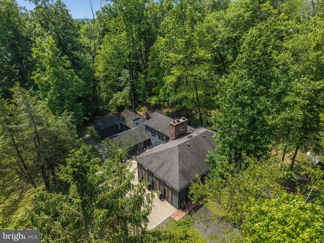 592 PROVINCE LINE RD, Hopewell, NJ 08525