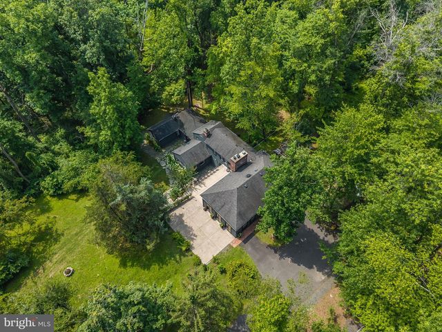 592 PROVINCE LINE RD, Hopewell, NJ 08525