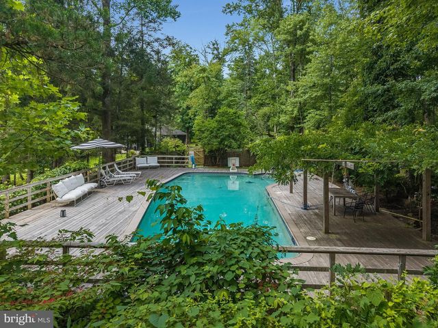 592 PROVINCE LINE RD, Hopewell, NJ 08525