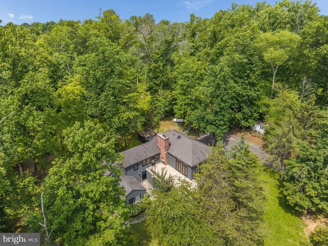 592 PROVINCE LINE RD, Hopewell, NJ 08525