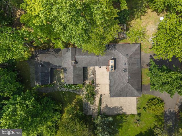 592 PROVINCE LINE RD, Hopewell, NJ 08525