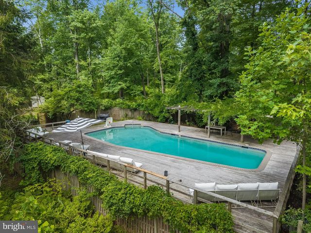 592 PROVINCE LINE RD, Hopewell, NJ 08525