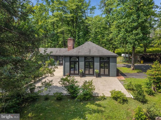 592 PROVINCE LINE RD, Hopewell, NJ 08525