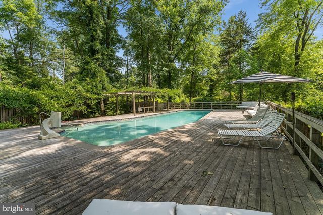592 PROVINCE LINE RD, Hopewell, NJ 08525