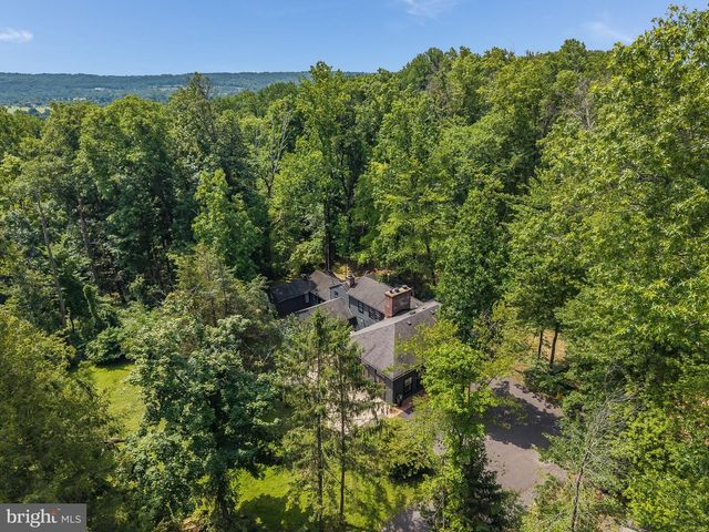 592 PROVINCE LINE RD, Hopewell, NJ 08525