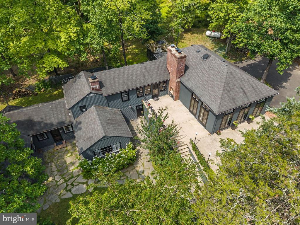 592 PROVINCE LINE RD, Hopewell, NJ 08525