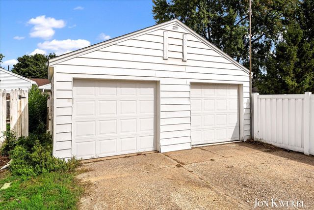 1133 32nd Street Sw, City Of Wyoming, MI 49509