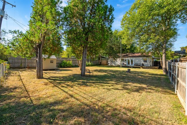 708 N Bailey Avenue, Fort Worth, TX 76107