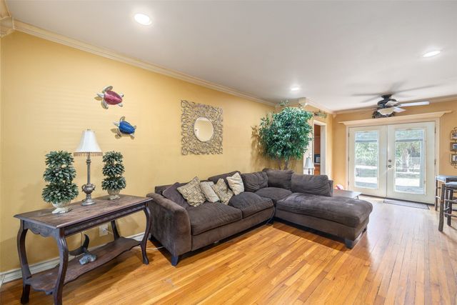 708 N Bailey Avenue, Fort Worth, TX 76107