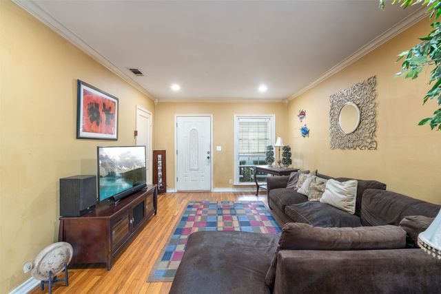 708 N Bailey Avenue, Fort Worth, TX 76107