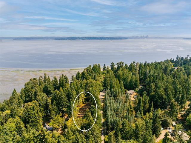 9998 NE Lofgren Road, Bainbridge Island, WA 98110