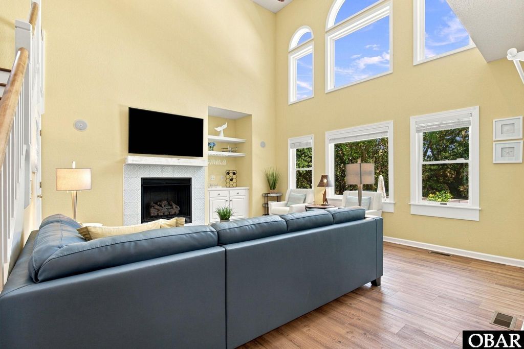 Image 12 of property listing at 547 Magnolia Court, Corolla, NC 27927